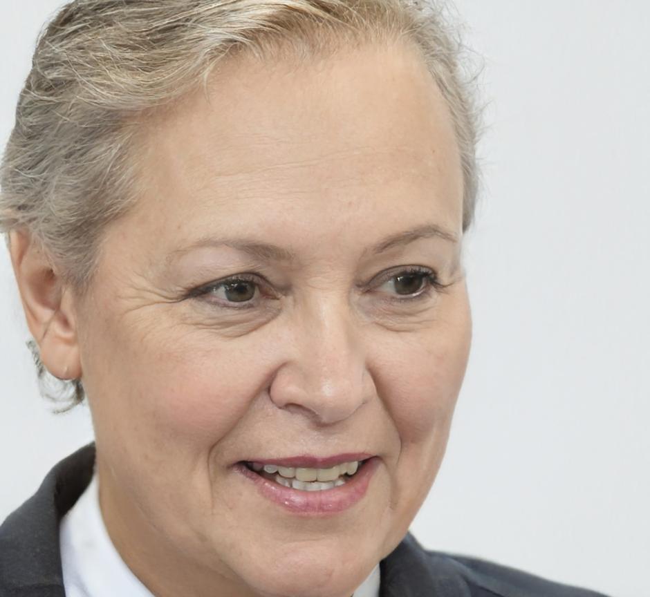 Fenella Brightwater, Senior Capital Budgeting Strategist